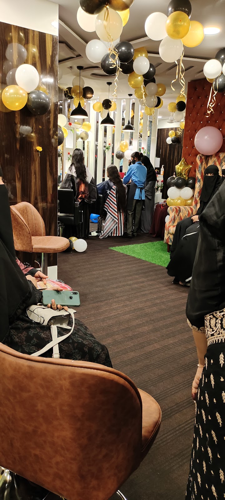 Manha Beauty Salon & Academy