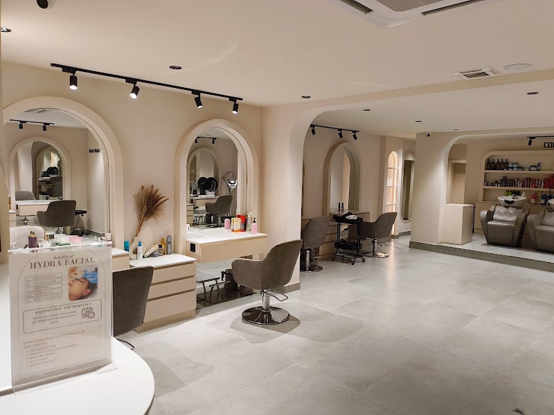 Hyve Beauty Bar