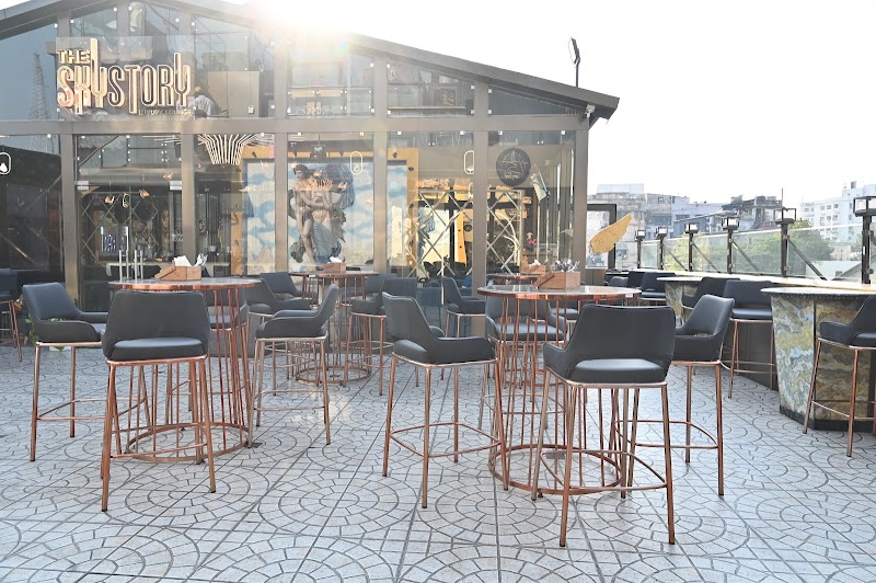 The Sky Story Luxury Lounge - Rooftop Glasshouse Skydine Cafe