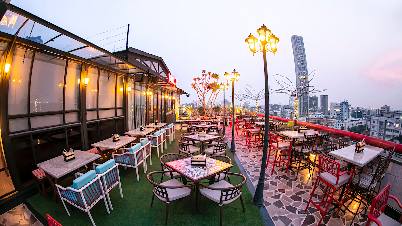 LMNOQ Skybar